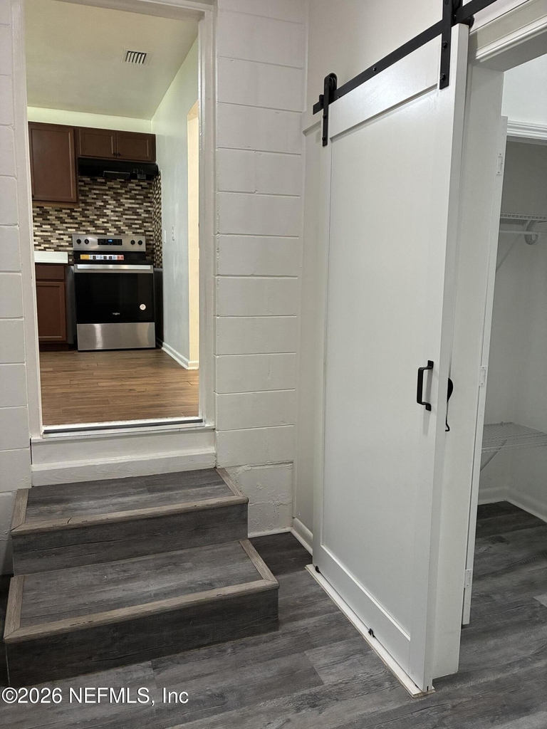 645 Allen Lane - Photo 18