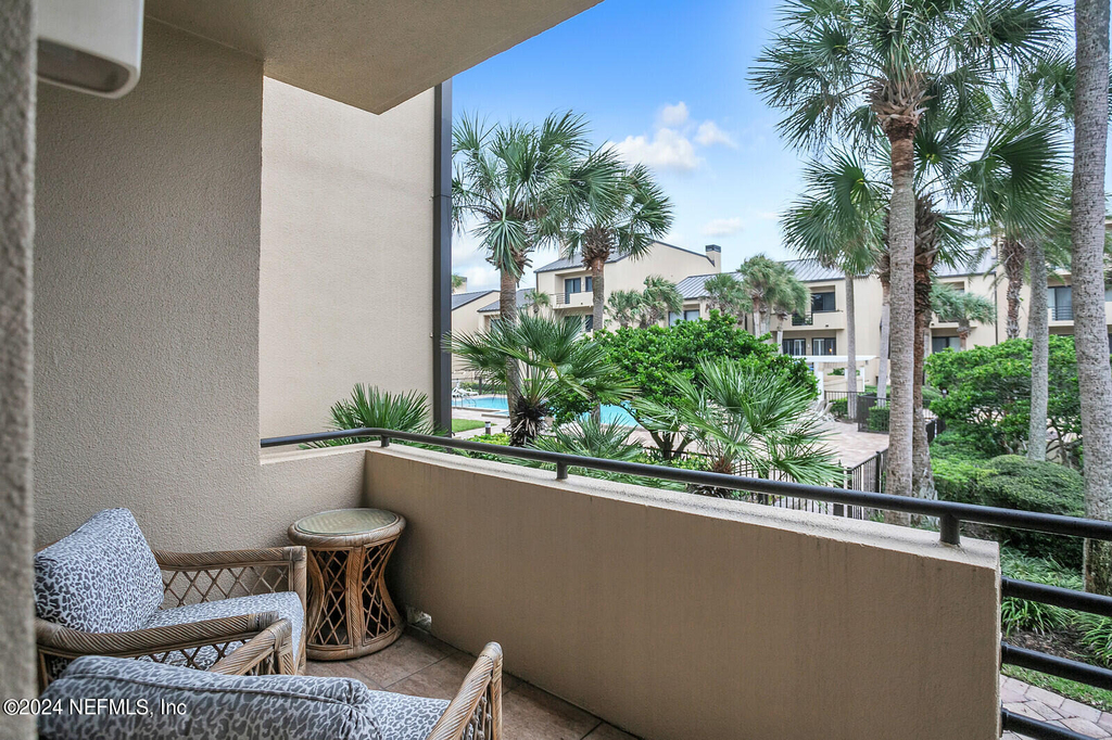823 Spinnakers Reach Drive - Photo 9