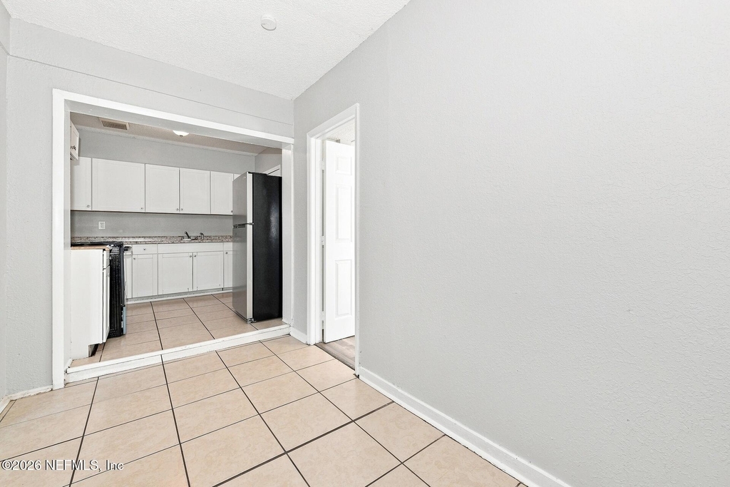 2175 W 16th Street - Photo 3