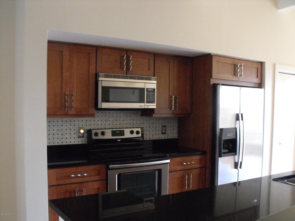 1661 Riverside Avenue - Photo 14