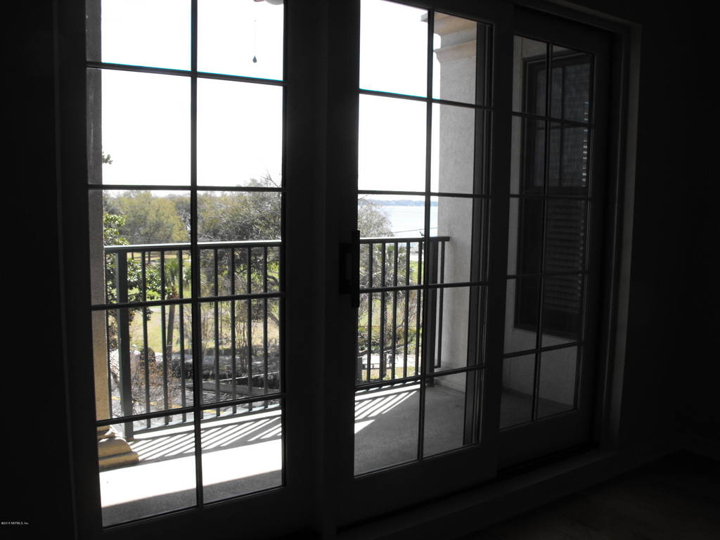 1661 Riverside Avenue - Photo 15