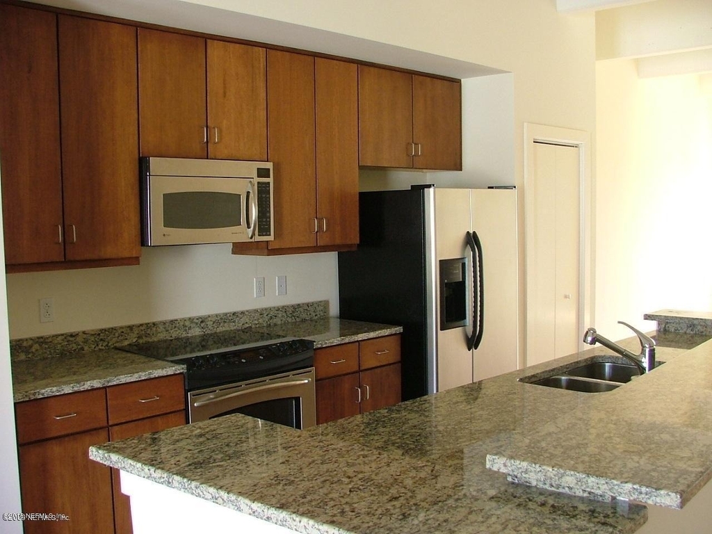 1661 Riverside Avenue - Photo 13