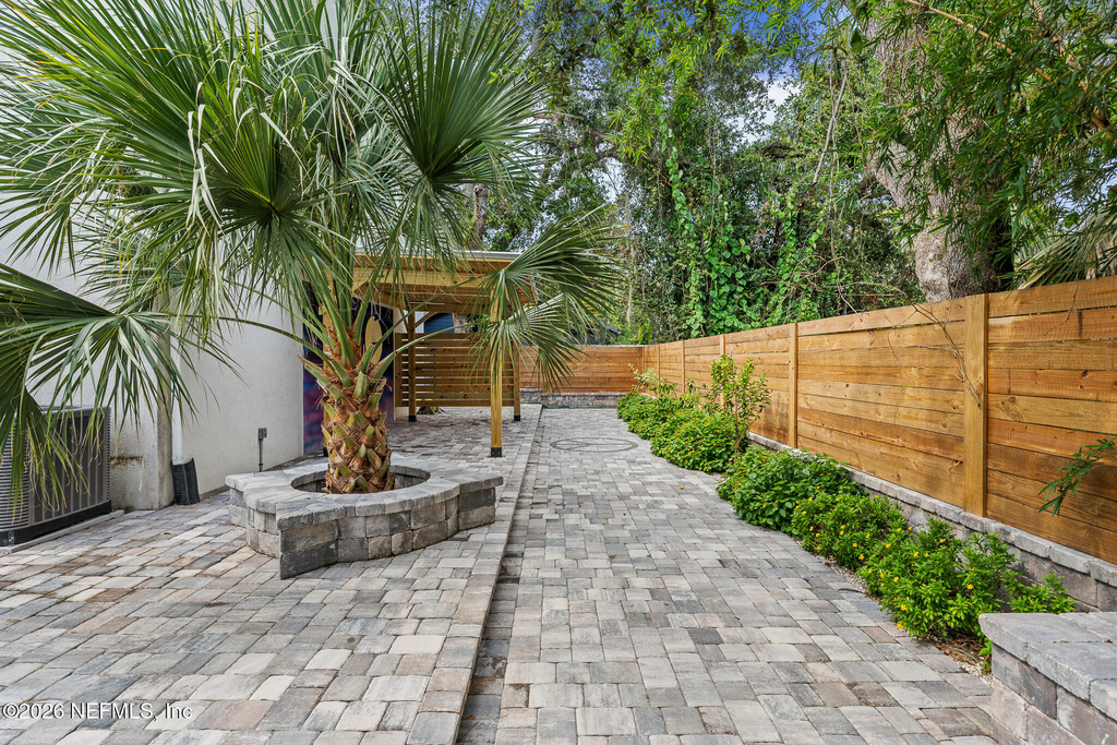 1708 Castile Street - Photo 39