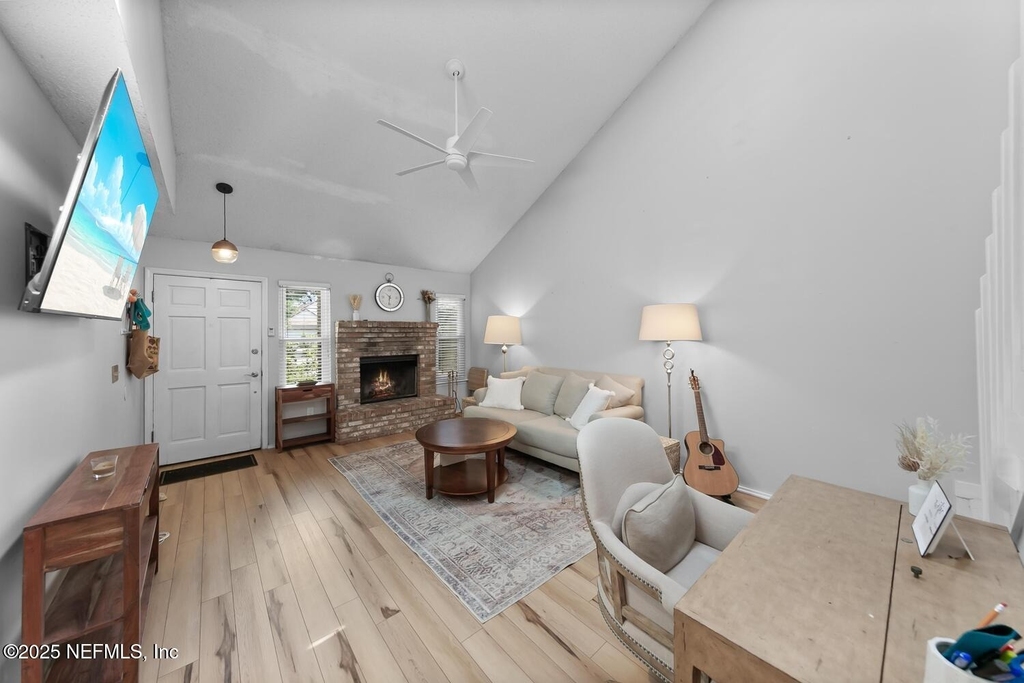 7714 Greenwich Court W - Photo 5