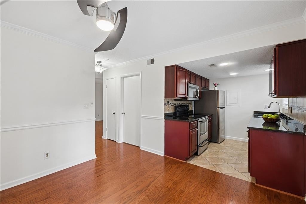 6900 Roswell Road - Photo 14