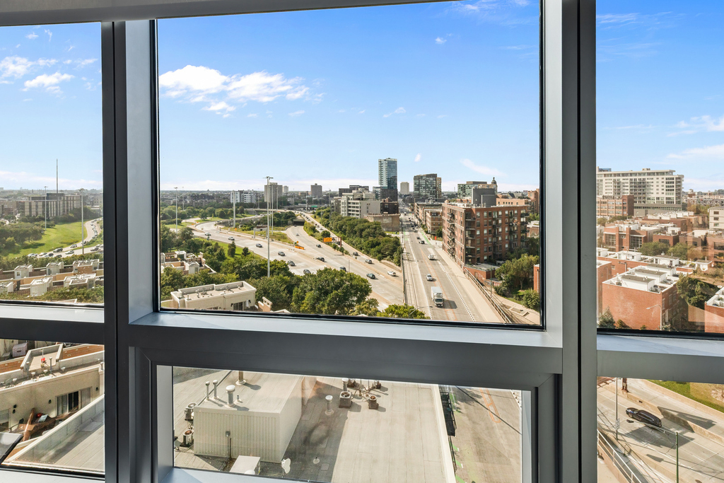 504 N Green Street - Photo 22