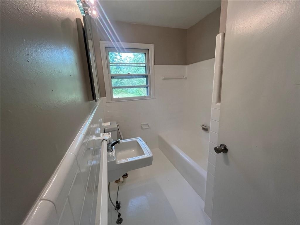 1148 Center Street Sw - Photo 17