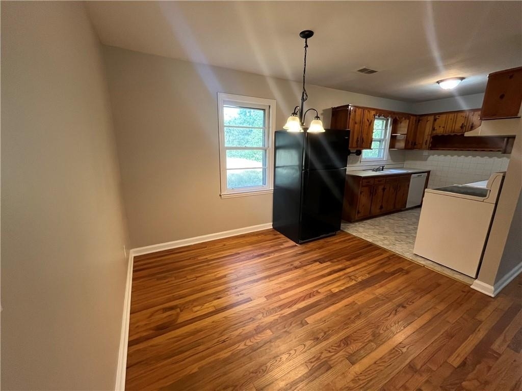 1148 Center Street Sw - Photo 9