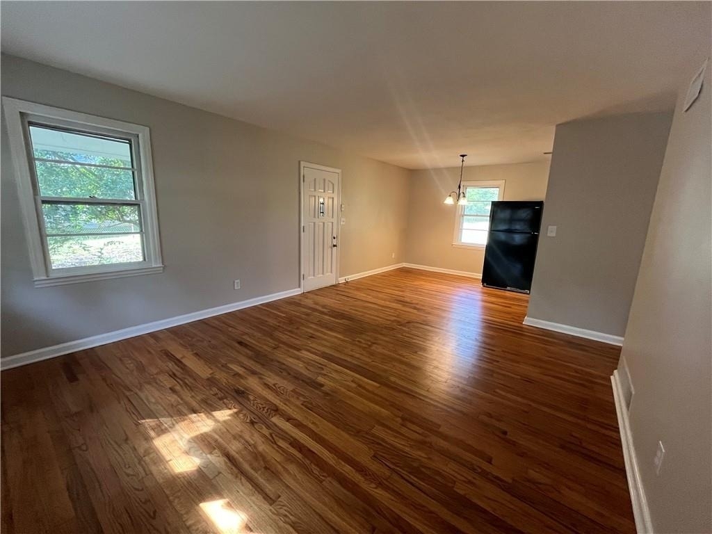 1148 Center Street Sw - Photo 4