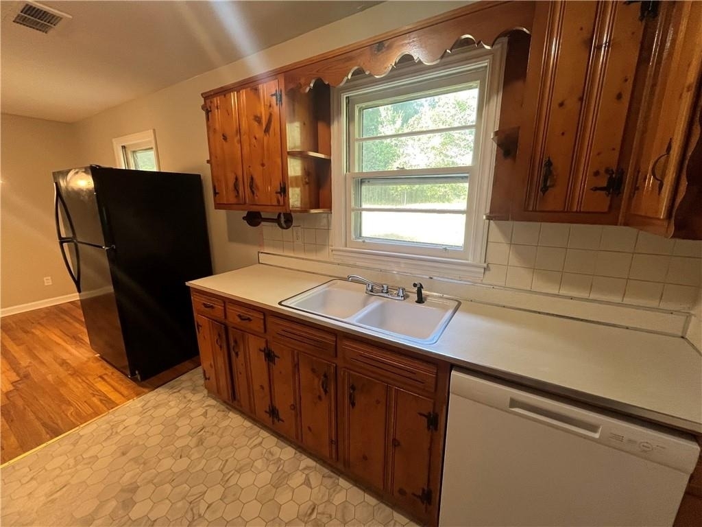 1148 Center Street Sw - Photo 10