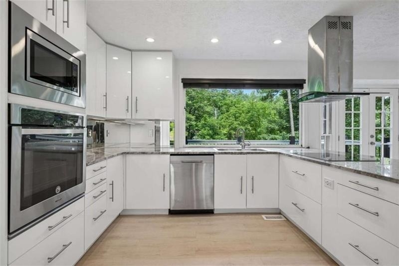 5132 Willow Point Parkway - Photo 10