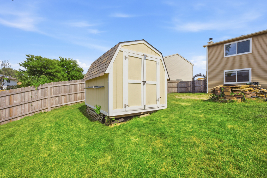 1320 Burns Drive - Photo 31
