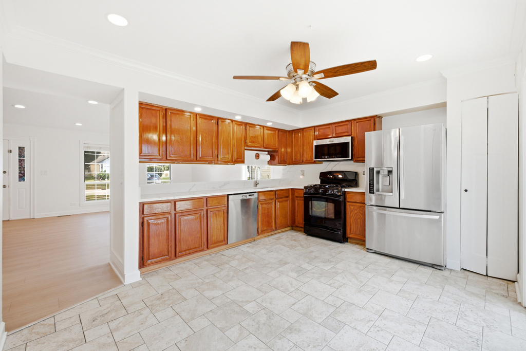 1320 Burns Drive - Photo 9