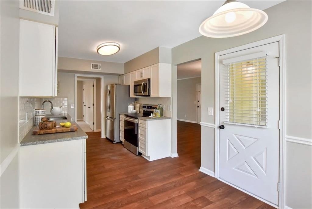 1831 Briarcliff Circle Ne - Photo 3
