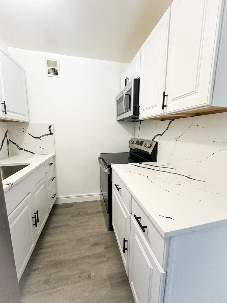 2606 W Balmoral Avenue - Photo 5
