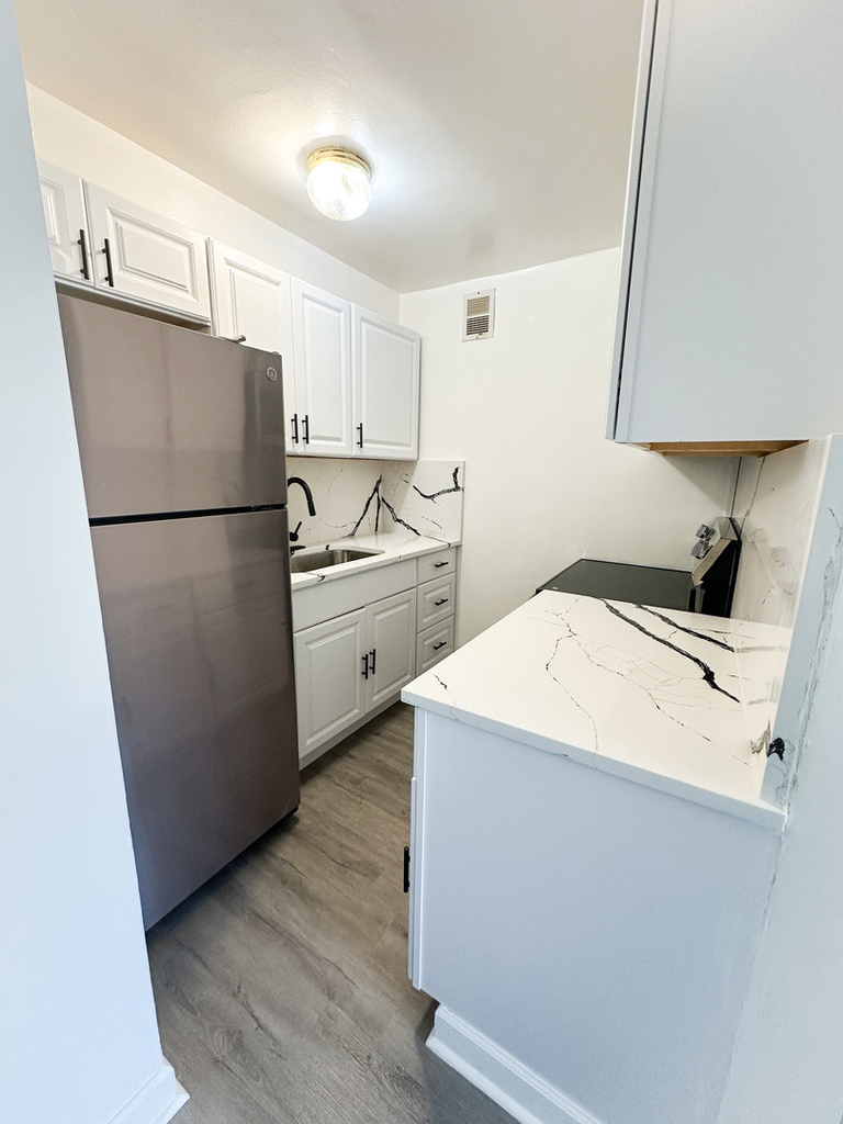 2606 W Balmoral Avenue - Photo 4