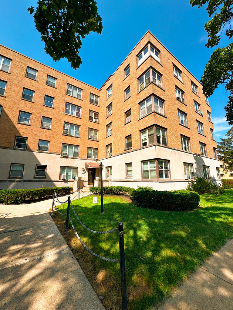 2606 W Balmoral Avenue - Photo 13