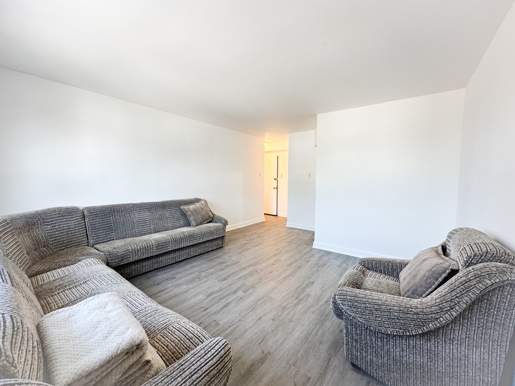 2606 W Balmoral Avenue - Photo 2