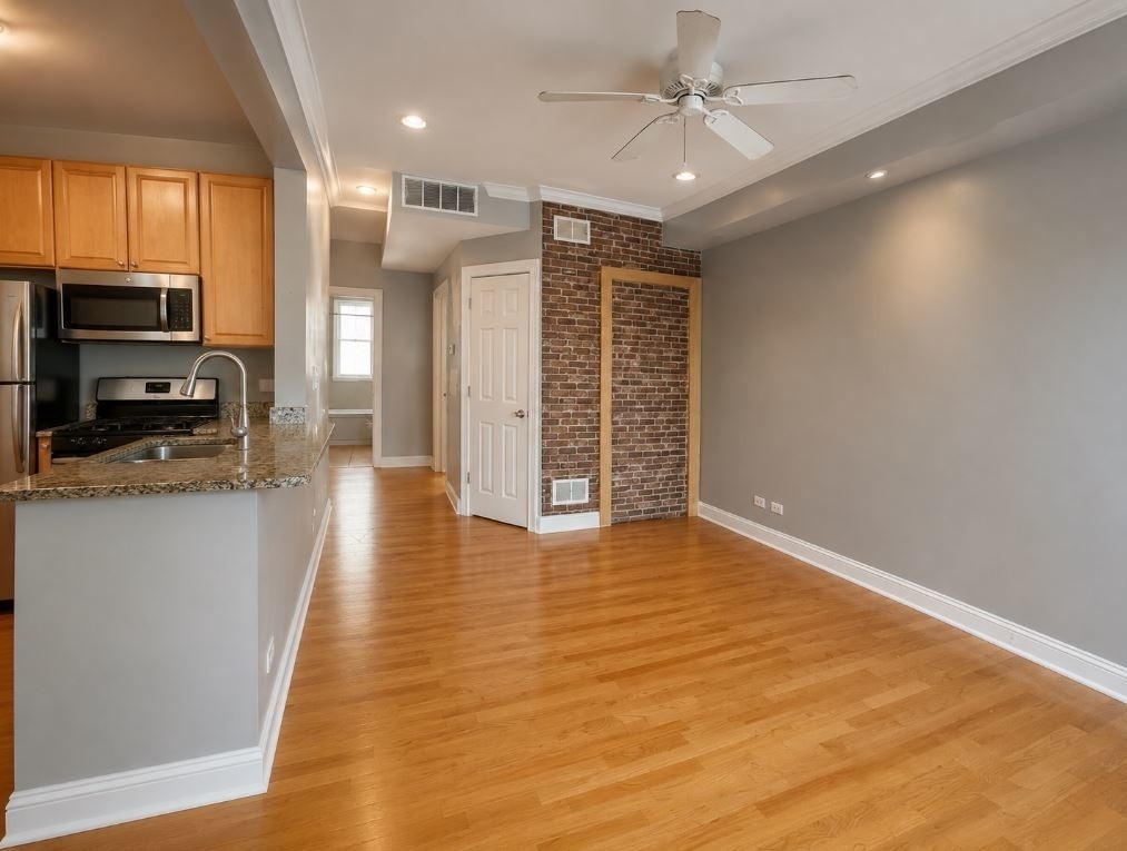 4964 N Spaulding Avenue - Photo 2