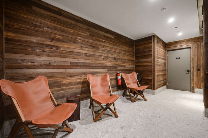 1257 N Ashland Avenue - Photo 2