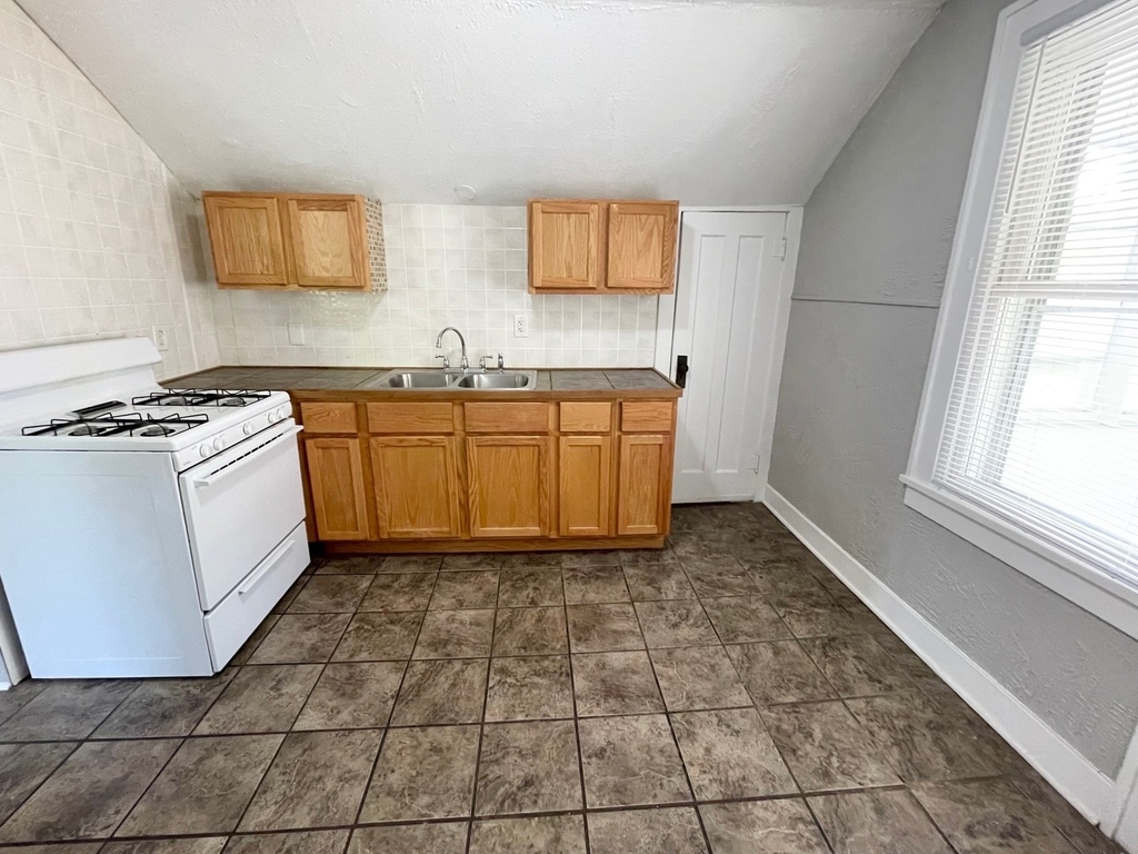 603 Mill Street - Photo 6