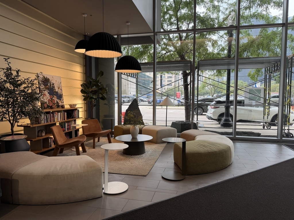 235 W Van Buren Street - Photo 13