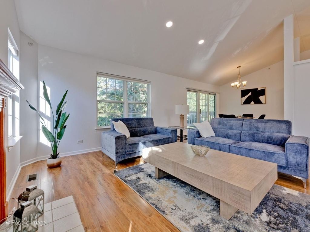 121 Commons Court - Photo 7