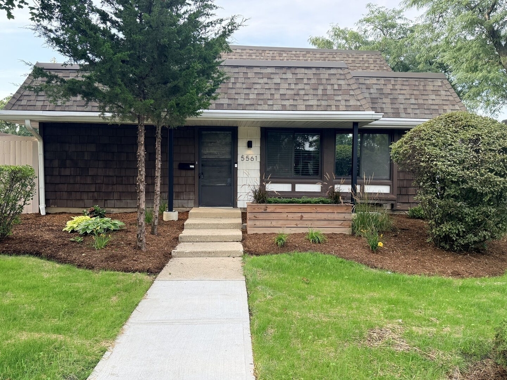 5561 Court F - Photo 0