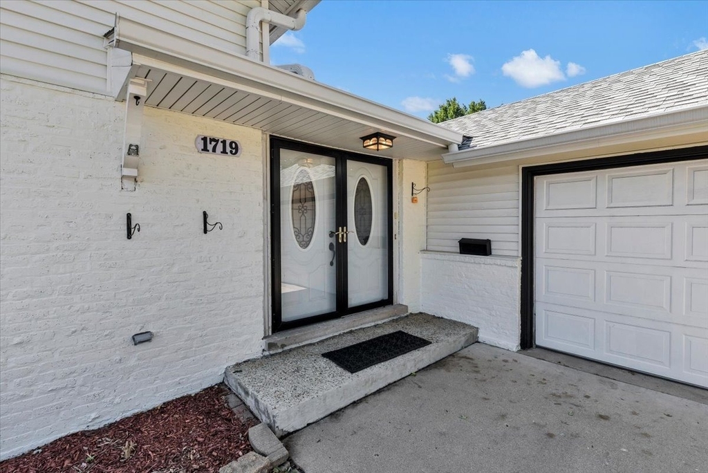 1719 W Lexington Drive - Photo 2
