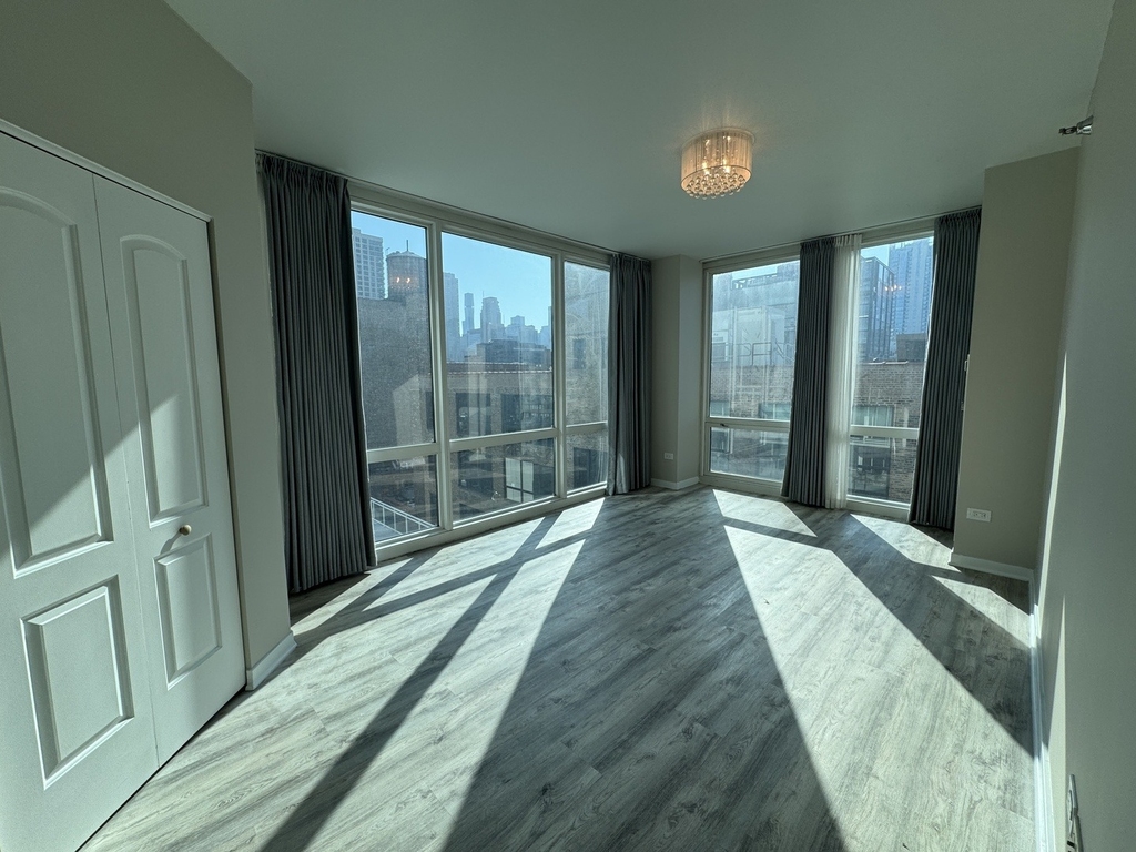 757 N Orleans Street - Photo 9