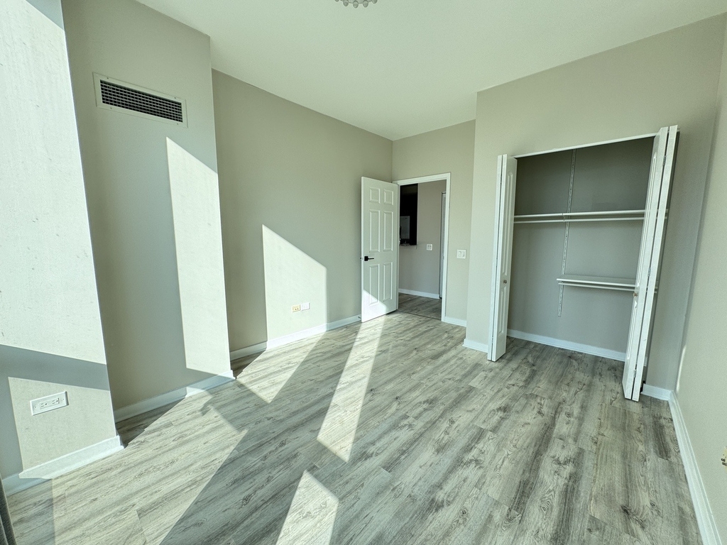 757 N Orleans Street - Photo 6
