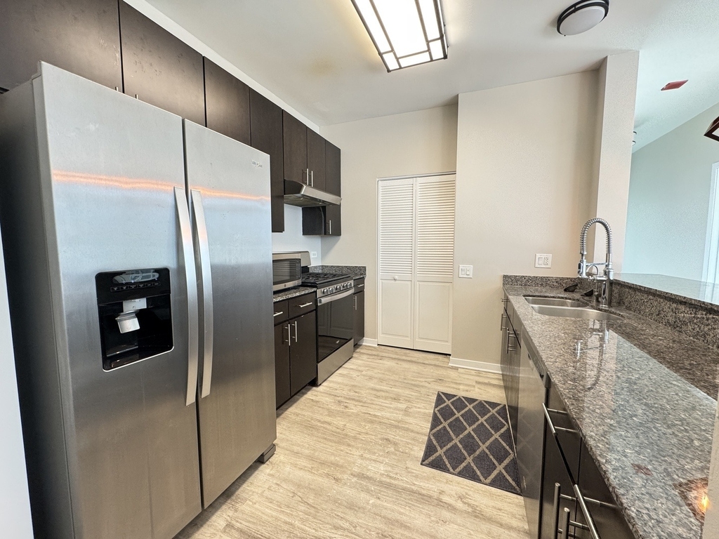 757 N Orleans Street - Photo 3