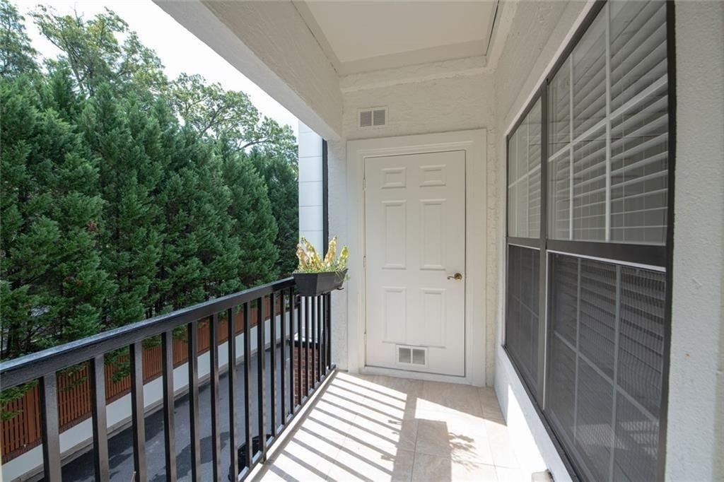 3275 Ne Lenox Road Ne - Photo 10