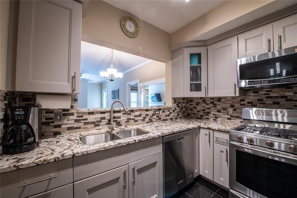 3275 Ne Lenox Road Ne - Photo 6