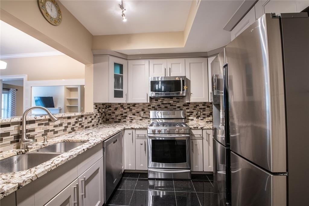 3275 Ne Lenox Road Ne - Photo 5