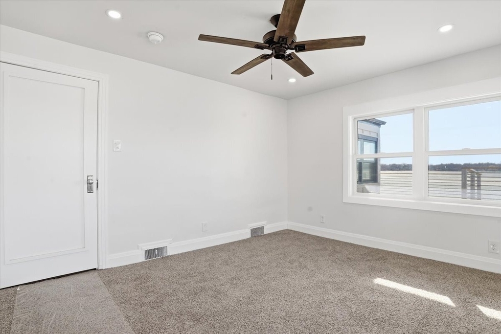 297 E Lakeview Avenue - Photo 40