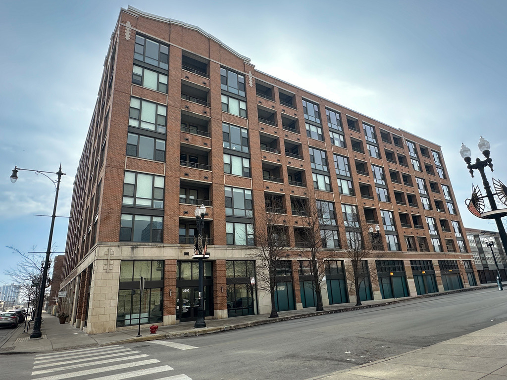 2300 S Michigan Avenue - Photo 0