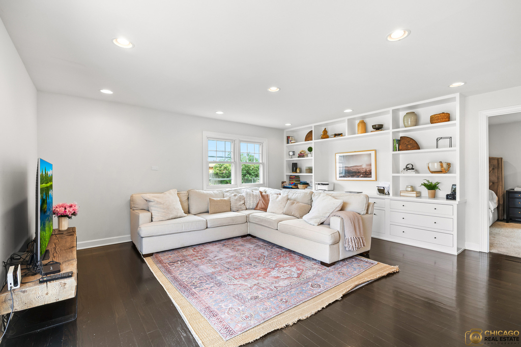 204 E Dickens Avenue - Photo 10