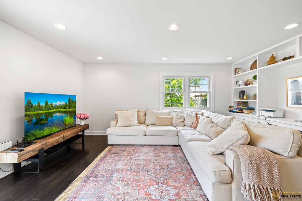 204 E Dickens Avenue - Photo 7