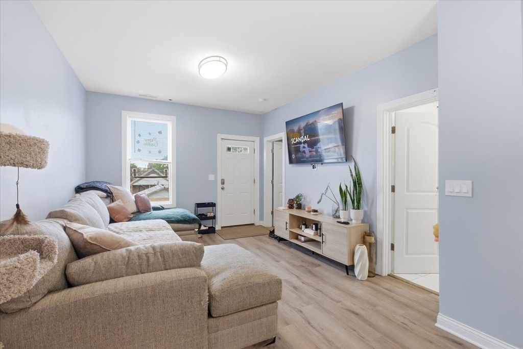 3112 S May Street - Photo 3