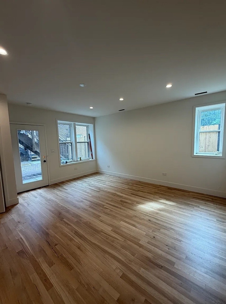 1751 W Superior Street - Photo 2