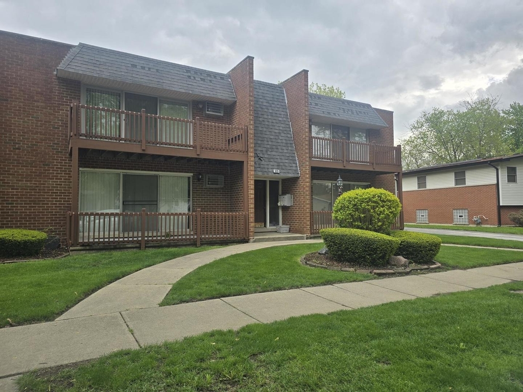 523 N Pleasant Drive - Photo 0