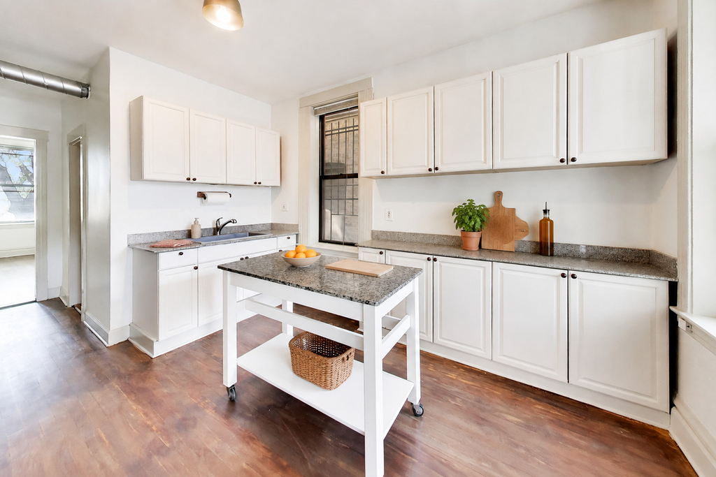 1532 N Greenview Avenue - Photo 4