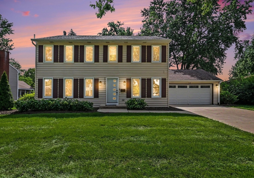 1120 Summit Hills Lane - Photo 0