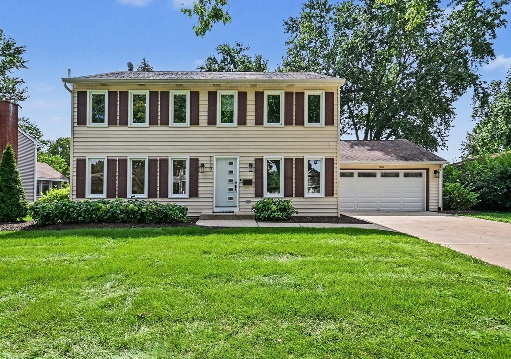 1120 Summit Hills Lane - Photo 1