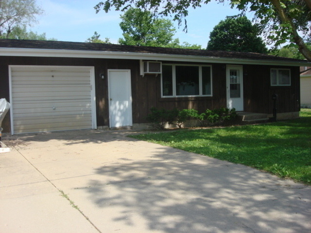 408 22nd Avenue W - Photo 1