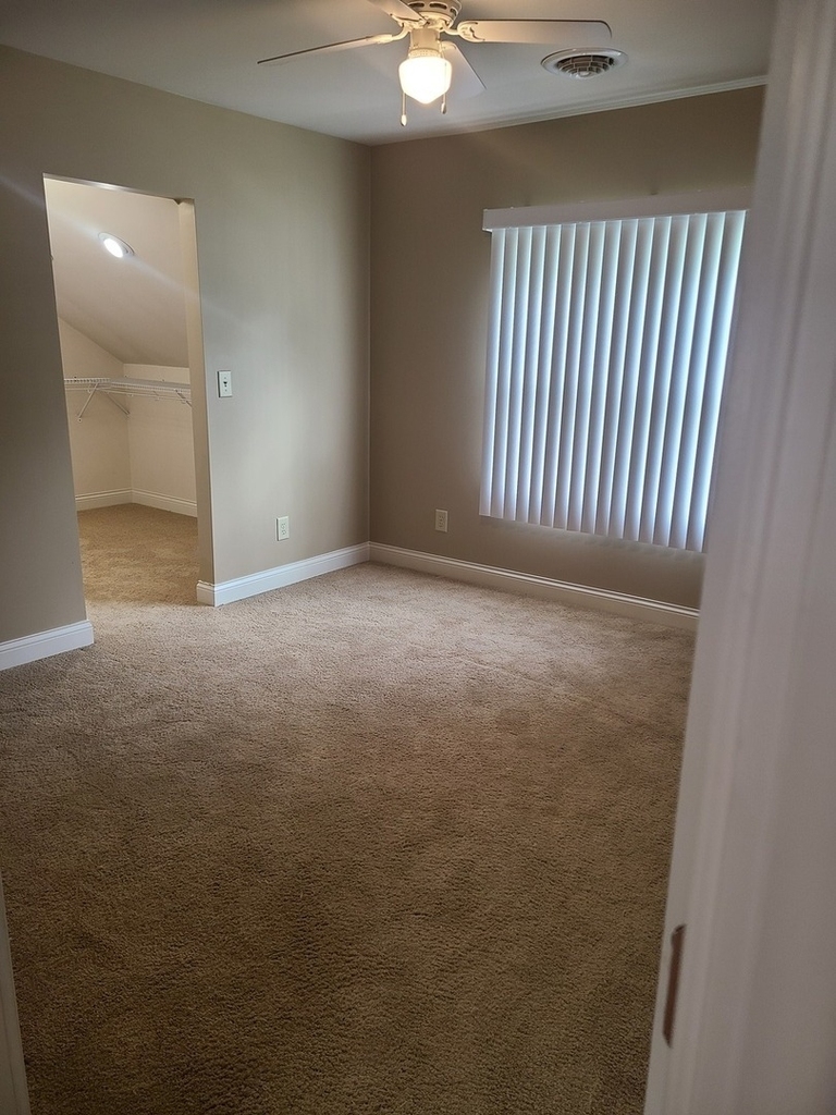 615 Green Street - Photo 10