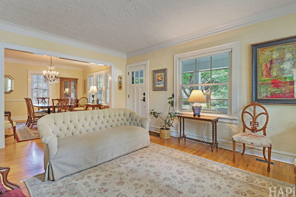 335 E Liberty Street - Photo 3