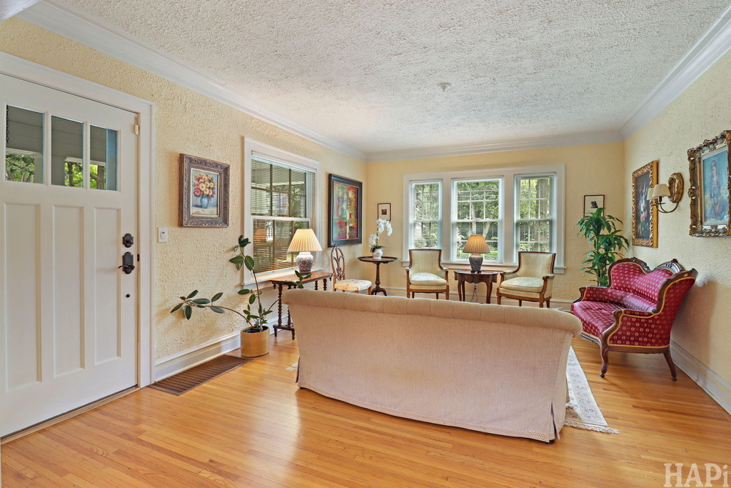 335 E Liberty Street - Photo 4