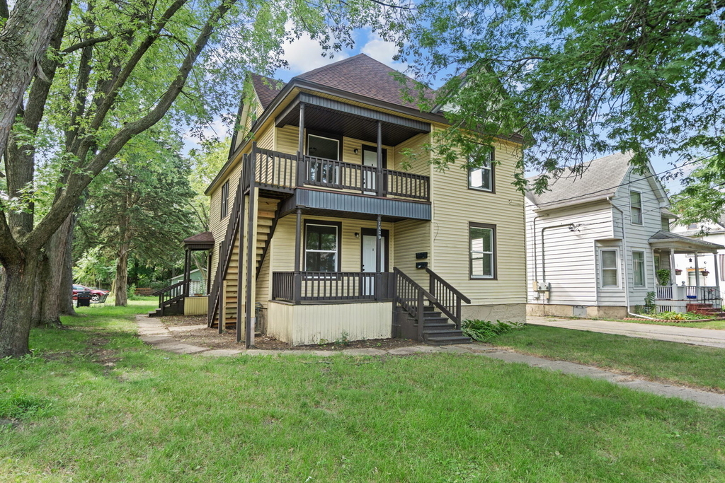 1439 8th Avenue - Photo 0